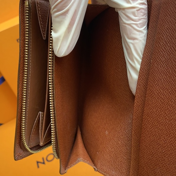 Authentic Louis Vuitton Wallet Monogram - Picture 12 of 17